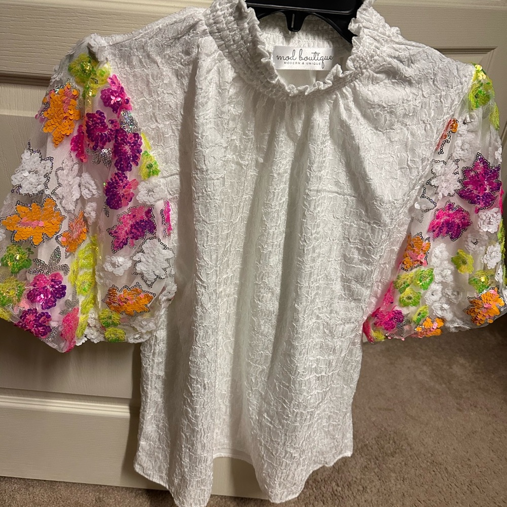 Ladies sz Large Mod Boutique sequin shirt. Never worn.